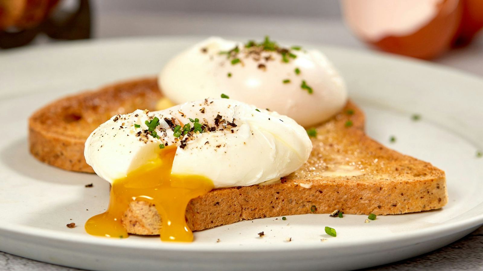 Poached eggs on toast